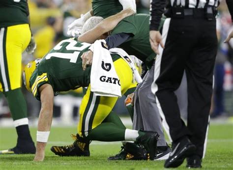Packers Qb Aaron Rodgers Carted To Locker Room With Leg Injury