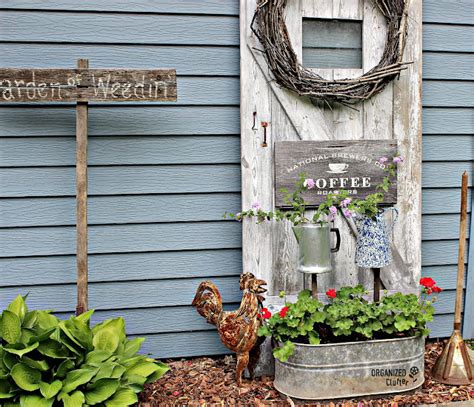 Changing Up The Junk Garden Vignettes Organized Clutter