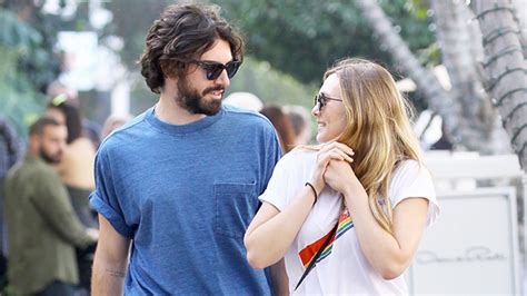 Elizabeth Olsen Is Engaged To Boyfriend Robbie Arnett — Report