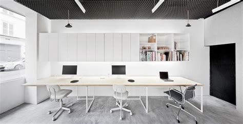 Simplicity And Minimalist Basic Office Design By Betillon Dorval Bory