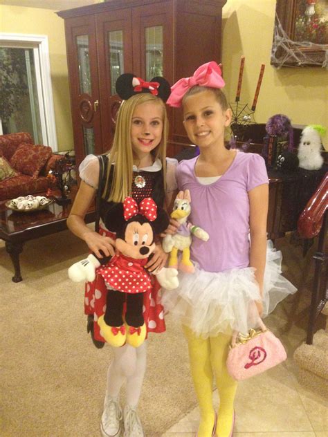 Daisy Duck And Minnie Mouse Costumes