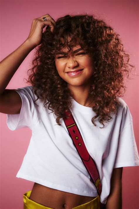 Curly Hair Suits Her Zendaya Hair Zendaya Style Curly