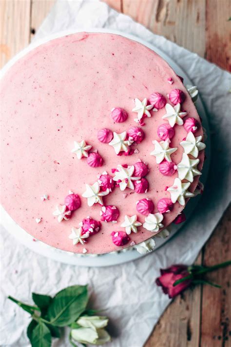 This White Cake With Strawberry Frosting Is The Perfect Cake For Valentine S Day Watch The Step