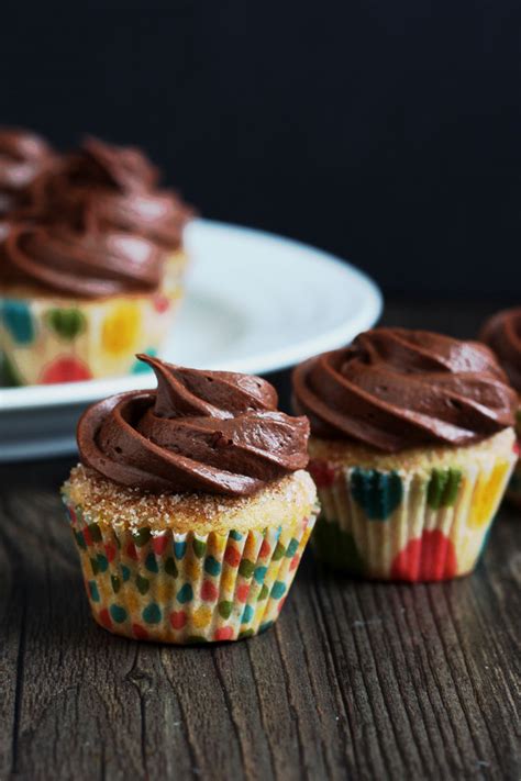 Churro Cupcakes With Chocolate Cream Cheese Frosting Dessarts