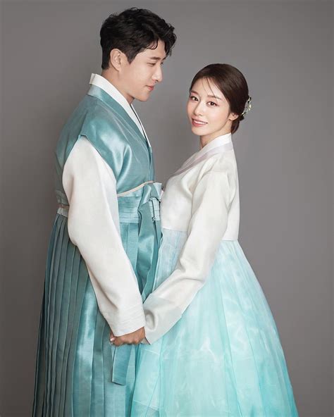 Jiyeon T Ara Dan Hwang Jae Gyun Berbagi Foto Pernikahan Yang Indah