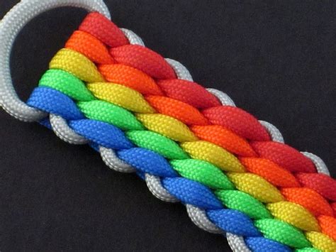 Putting paracord braiding to good use: How to Make a 12-Strand Wide Round Braid (Paracord) Key Fob by TIAT | Paracord braids, Paracord ...