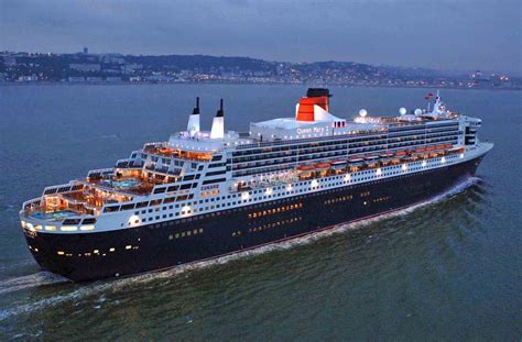 It serves seven different veuve clicquot champagne labels, with prices from $7 per glass. Queen Mary 2 : Une traversée sur le plus grand liner du ...