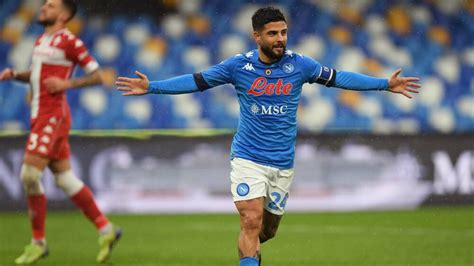 The teams held 32 full time matches. Insigne, inspirado, liderou um Napoli avassalador contra a Fiorentina