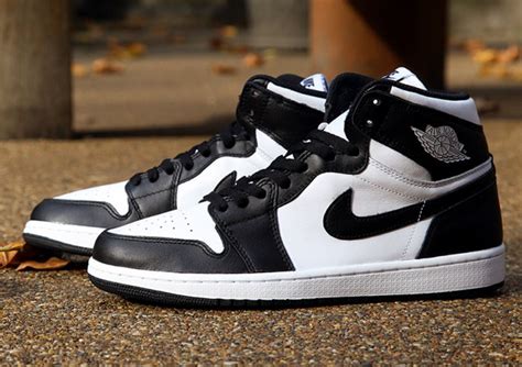 A Detailed Look At The Air Jordan 1 Retro High Og Blackwhite