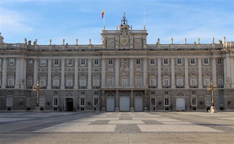 Todo Lo Que Debes Saber Del Palacio Real De Madrid La Joya De Los