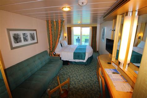 Most cabin balconies are sized 45 ft2 (4 m2). Independence Of The Seas B2B with over 100 pictures - Page ...