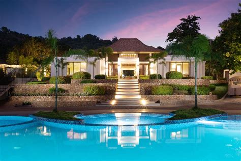 5 Reasons To Check Into Bacau Bay Resort Coron
