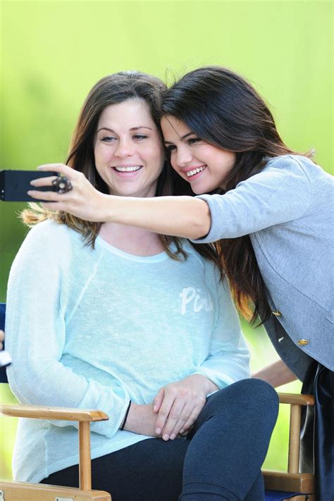 According to the report, a source close to the couple confirmed they. Pin by sruthi rahul on music♩♪♬♫♭ | Selena gomez pregnant ...