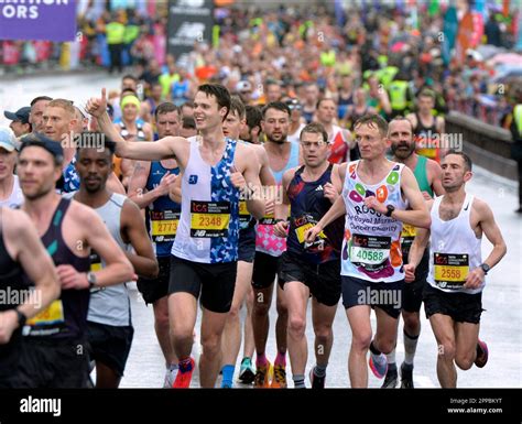 London 23rd April 2023 Tcs London Marathon Fun Runners At Tower Bridge