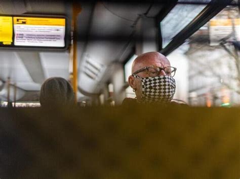 Alle bundesländer führen eine maskenpflicht ein. Maskenpflicht in Einzelhandel und Nahverkehr: Wo gilt was ...