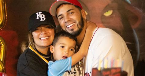 ¡en Familia Karol G Celebró Con Anuel Aa Y Su Hijo Pablo El Cumpleaños