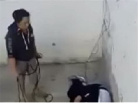 Video Por Ofenderla Madre Golpea Con Un Cable A Su Hijo Municipios