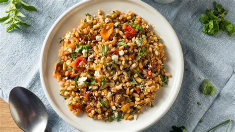 What Is Farro And What Does It Taste Like