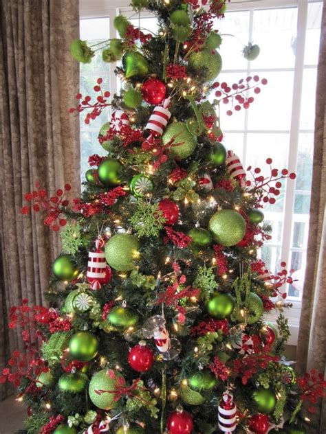 32 Traditional Red And Green Christmas Decor Ideas Interior God