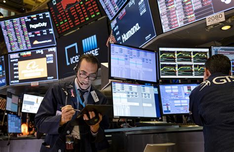 Stock trading is not necessarily easy, but then again, if it were, everyone would be doing it. US stock market tumbles to worst finish since 1987 | The ...
