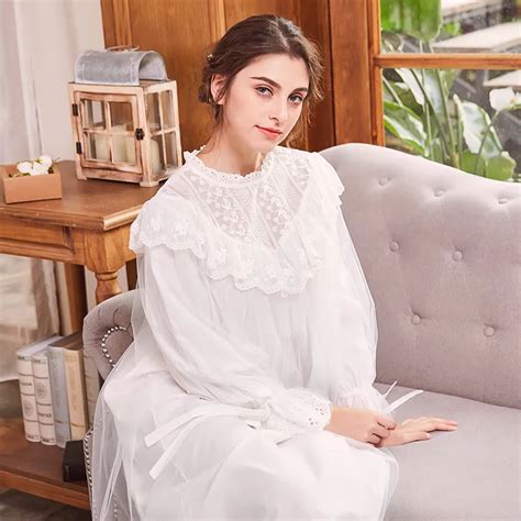 Elegant Beautiful Long Sleeved Lace Mesh Cotton Long Princess Nightdress Womens Nightgown