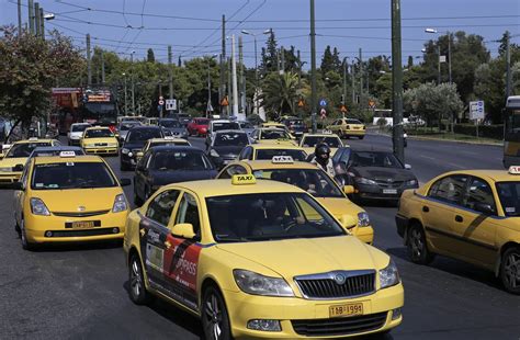 Ωράριο λειτουργίας σούπερ μάρκετ και καταστημάτων τροφίμων σήμερα. Κίνηση στους δρόμους: Κυκλοφοριακό "κομφούζιο" λόγω της ...