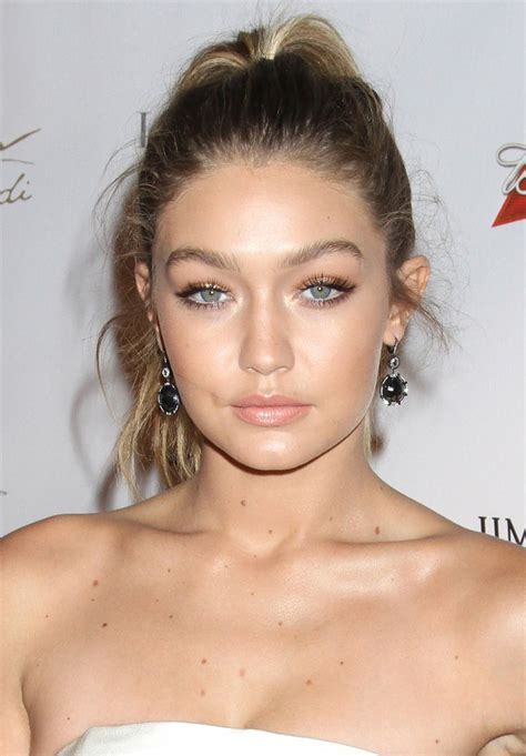 Youve Got To See This Genius Eyeliner Trick On Gigi Hadid Close Up