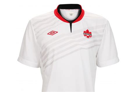Tailored for a modern fit that won't restrict motion, these performance soccer shirts are made for action on the pitch and comfort off it. Umbro launches new Canada away kit - Waking The Red