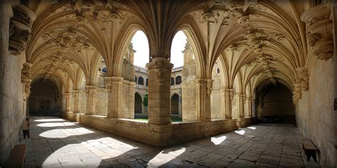 Describe tendencias de promedio de riesgo anuales observadas en esta marca. Monasterio de San Zoilo - Wikipedia, la enciclopedia libre