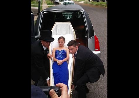 Drop Dead Gorgeous Teenage Girl Shows Up For Prom In Coffin Video