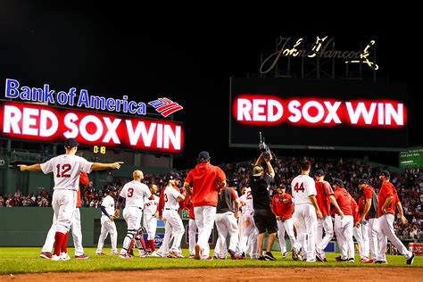 Persistent Red Sox Beat Back Walk Off Chicago The Boston Globe
