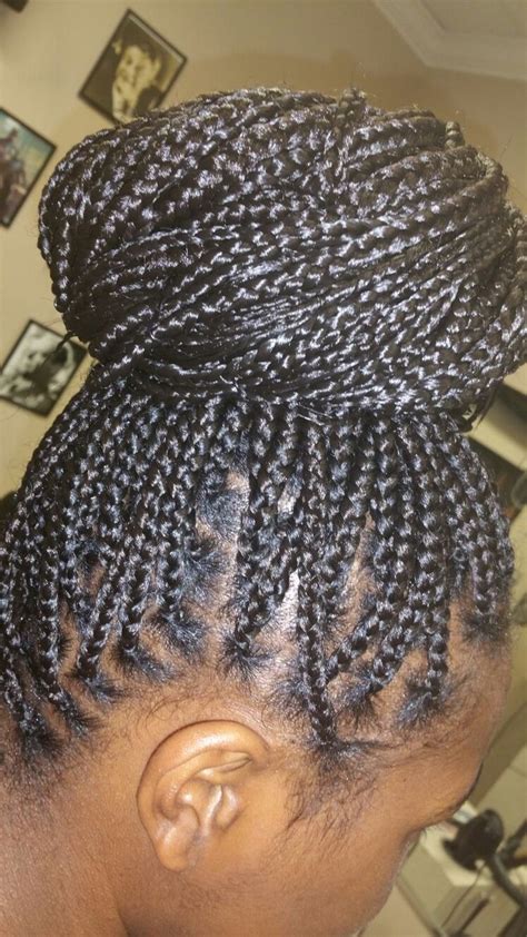 Here are 6 different ways you can style jumbo knotless braids! Knotless box braids | Box braids pictures, Medium box ...