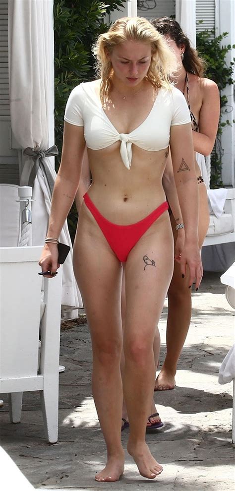 Celebs In The Spotlight Picture 2018 8 Original Sophie Turner In A Bikini At The Delano Pool