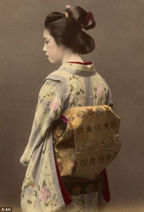 Memories Of The 1950s Geisha Stunning Photos Celebrate How The Ancient