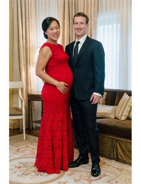 Марк Зукърбърг и бременната му съпруга в Белия Дом