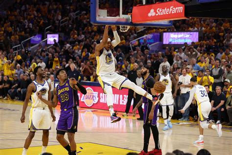 Warriors Bounce Back With Blowout Win Over Lakers