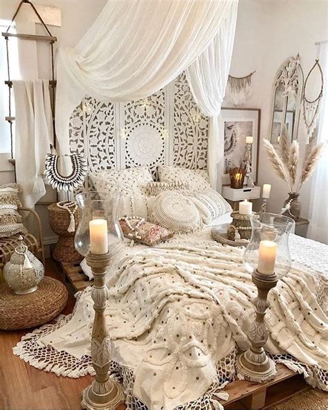 Romantic bedroom decor bohemian bedroom decor bedroom vintage modern bedroom modern bohemian wat lag het bed nog lekker! This ought to be Romantic 😍 💜 ♥️ Photo via @beach_casa # ...