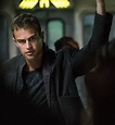 Delicious Reads: Divergent the movie is HERE, "are you ready?" (YES!)