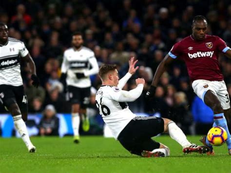 West Ham Vs Fulham Preview Where To Watch Live Stream Kick Off Time And Team News