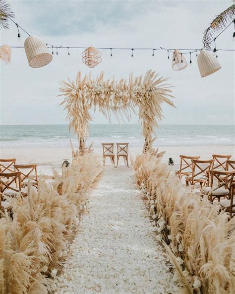 Beach Wedding Decoration Ideas Guide For 2022 Wedding Forward Wedding Venues Beach Dream