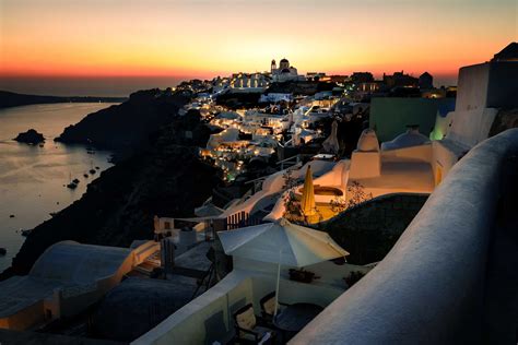 جزيرة سانتوريني اليونانية من اجمل الوجهات السياحية فى اليونان فى فصل الصيف