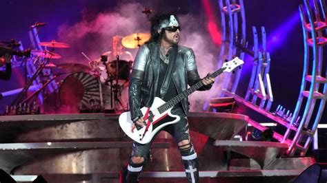 A New Interview With Bob Rock May Claim That Nikki Sixx Didnt Play