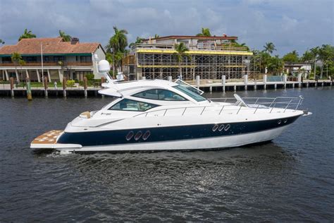 2013 Cruisers Yachts 540 Sport Coupe Sports Cruiser For Sale Yachtworld