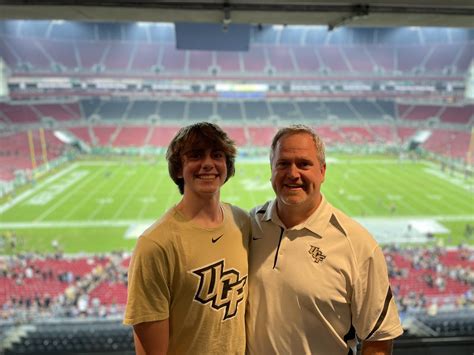 Alumni Create Endowed Scholarship to Benefit Athletics Students | UCF