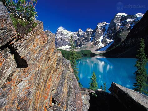 Moréna A Valley Lake Of The Ten Peaks Národní Park Banff Kanada