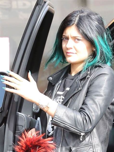 Kylie Jenner Without Makeup Sparks New Controversy About Her Lips