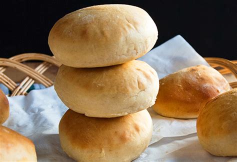 Suite à la diffusion d'une capsule sur les média sociaux, voici des changements que vous pouvez apporter à la recette : Recette facile de pain hamburger maison!