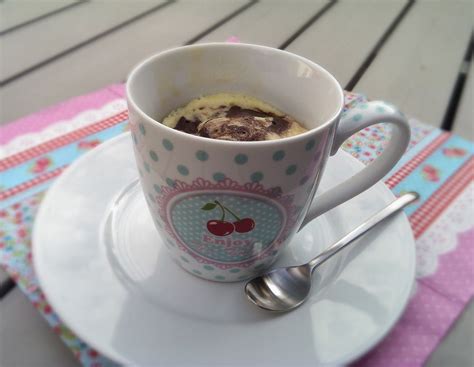 Rosinen kuchen kann in einer kastenform oder in mini backformen gebacken. Tassenkuchen aus der Mikrowelle | Tassen kuchen ...