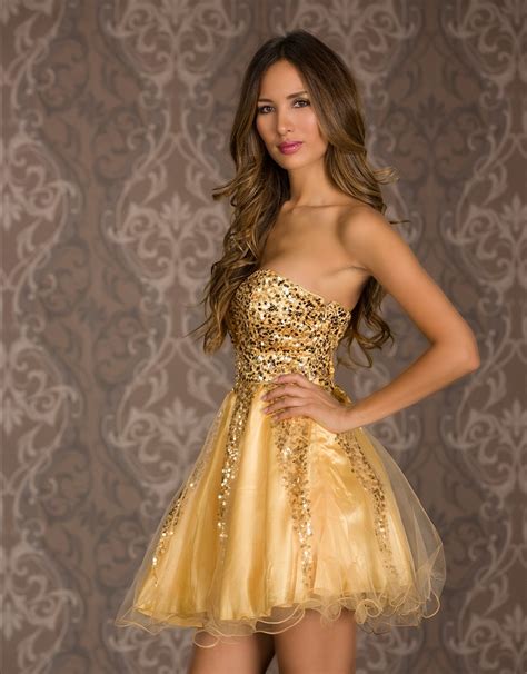 Красивое золотое платье 89 фото