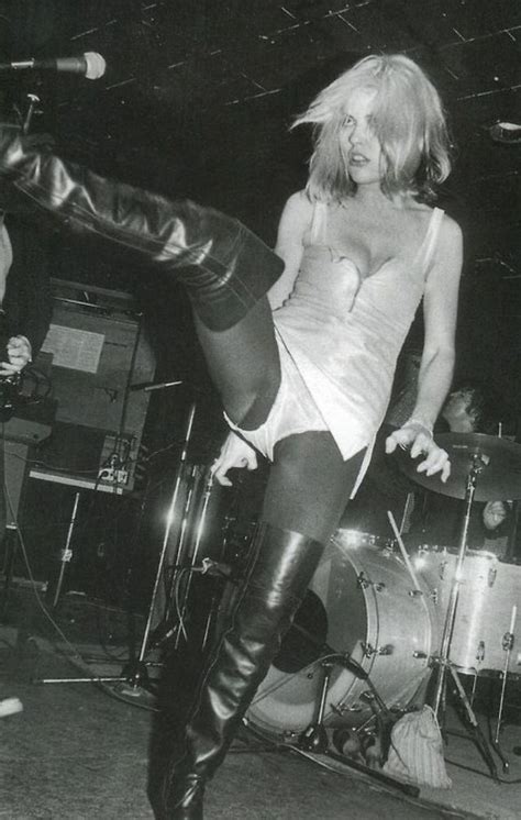 30 Hottest Photographs Of Debbie Harry On Stage From The Mid 1970s